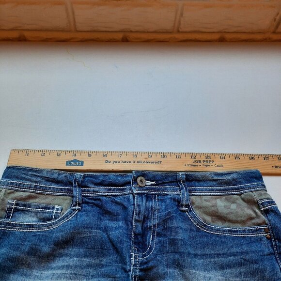L.E.I. Shorts Womens 9 Denim Jean Camo Crochet Lace Hippie Boho Festival Vtg Y2K - Picture 8 of 11